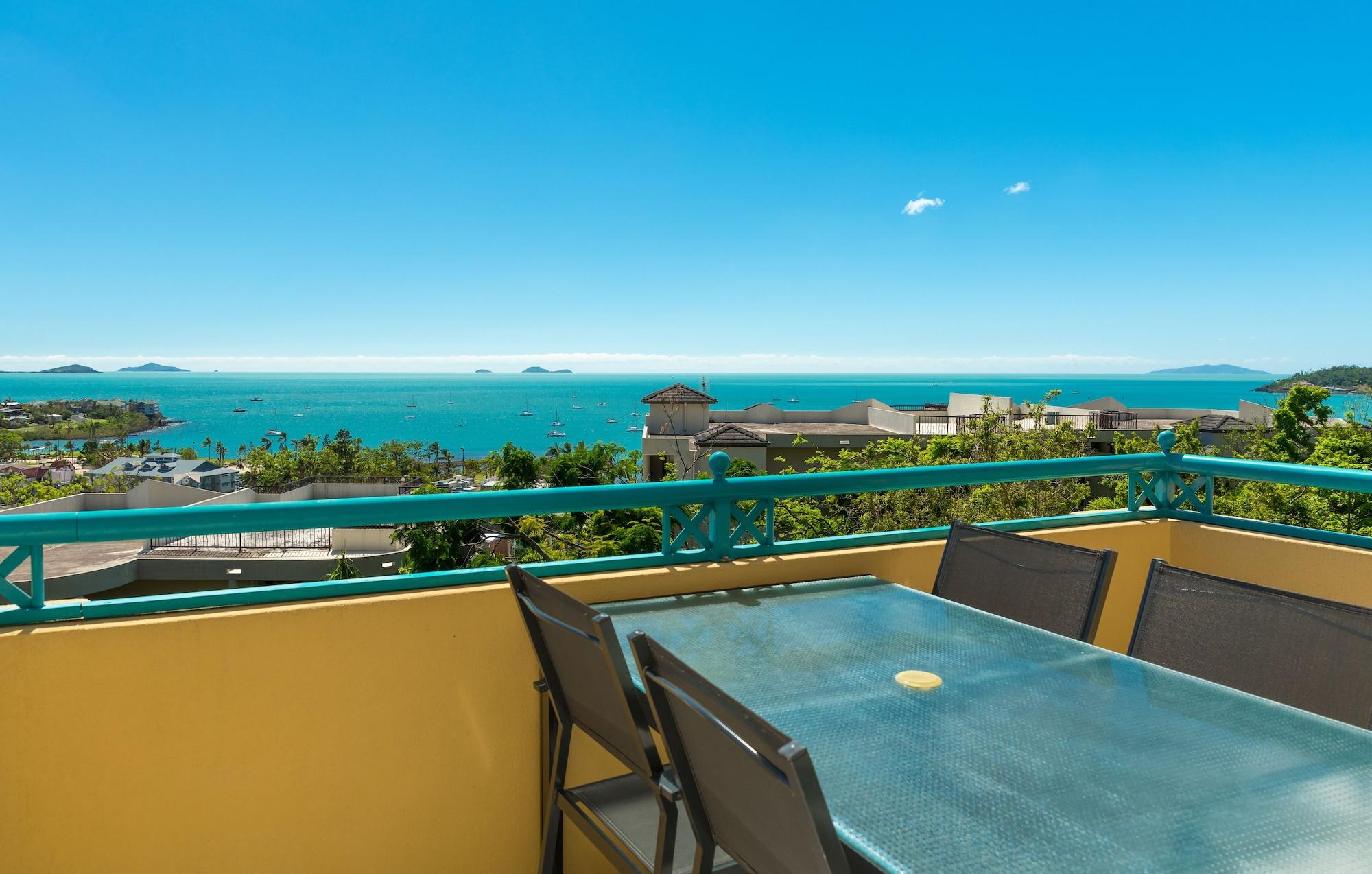 Toscana Village Resort Airlie Beach Exterior photo